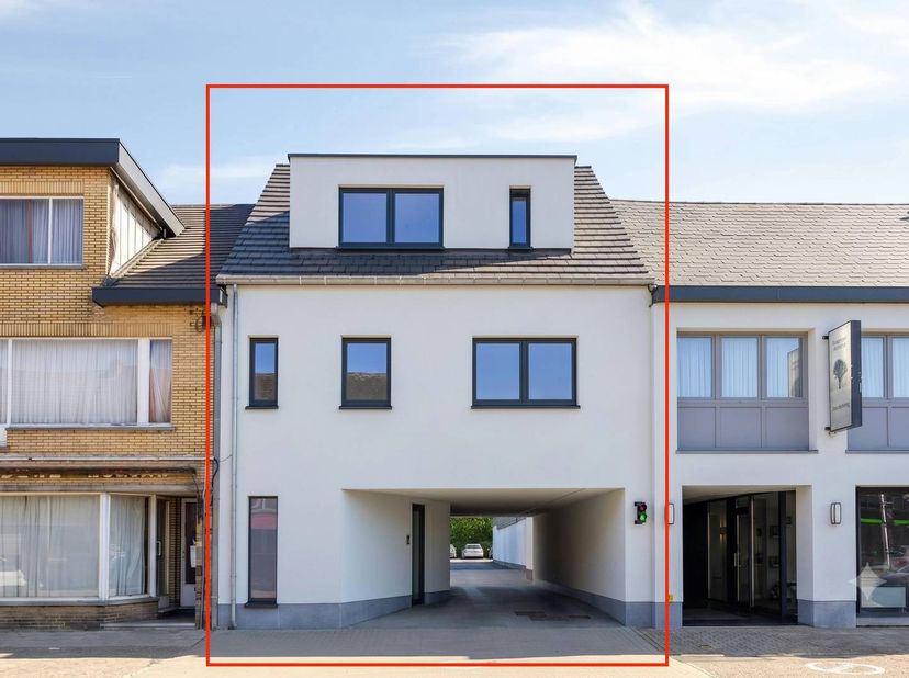 Vous recherchez un appartement neuf spacieux et économe en énergie à Zonhoven ? D'une superficie d'environ 185 m², cet élégant appartement en triplex