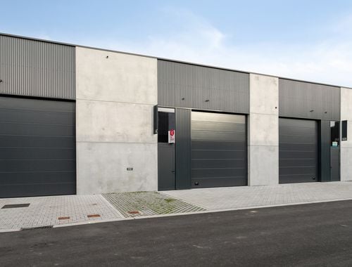                                         Entrepôt à louer à Pittem, € 630
