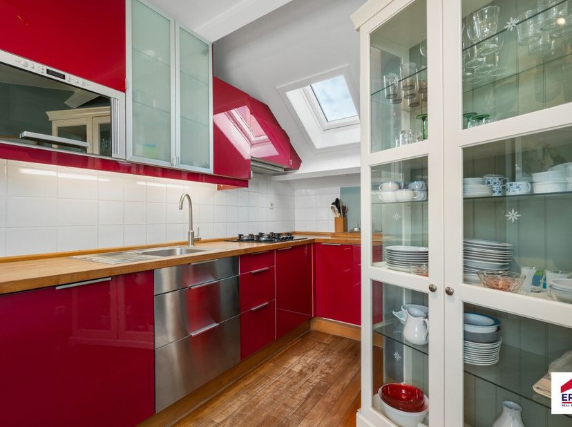 Te koop: instapklaar appartement in Koksijde, gelegen aan de Arthur Frèrelaan, in een rustige villawijk nabij het centrum en het openbaar vervoer.Dit