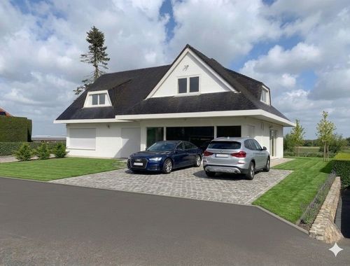                                        Bien commercial avec habitation à vendre à Moorslede, € 325.000
