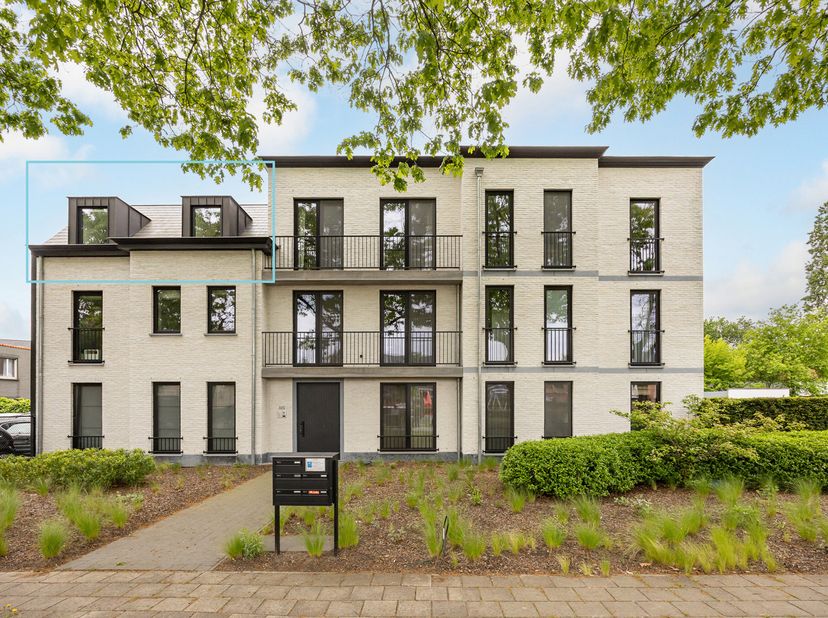Recent (BJ 2022) 2 slpk app. (86m²) in Oud-Turnhout met o.a. zuidgericht terras, 2 autostaanplaatsen en kelderberging (inbegrepen in vraagprijs) en gu