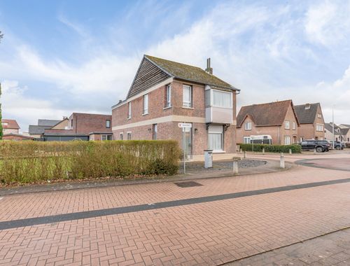                                         Maison à vendre à Lanklaar, € 249.000
