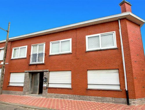                                         Bâtiment commercial à vendre à Le Bizet, € 279.000
