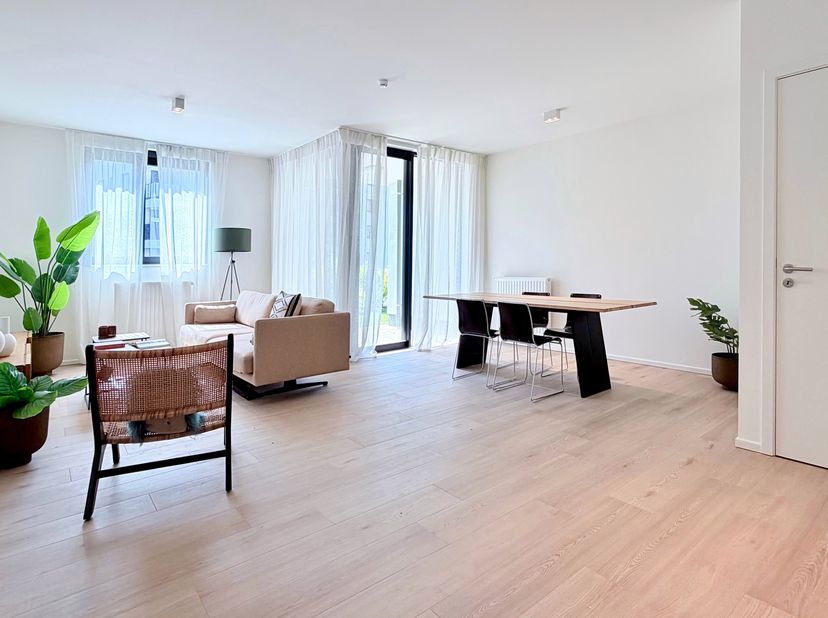 Situation et informations générales<br />
L'Immobilière Hendrix a le plaisir de vous proposer cet appartement neuf de ±95 m², idéalement situé à Namur