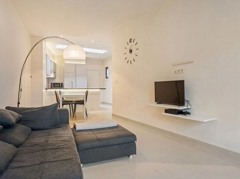 Instapklare woning gelegen in het charmante Zichen, een rustige dorpskern binnen de gemeente Riemst. Hierdoor vormt het de ideale uitvalsbasis voor wi