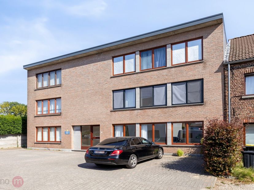 Gelijkvloerse appartement met 2 slaapkamers, garage en kelder te koop aan de Oud-Strijdersstraat 61 in Herent.<br />
Met een bewoonbare oppervlakte va