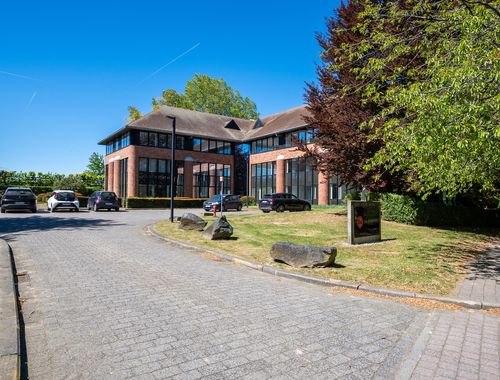                                        Bureaux à vendre à Waterloo, € 100.000

