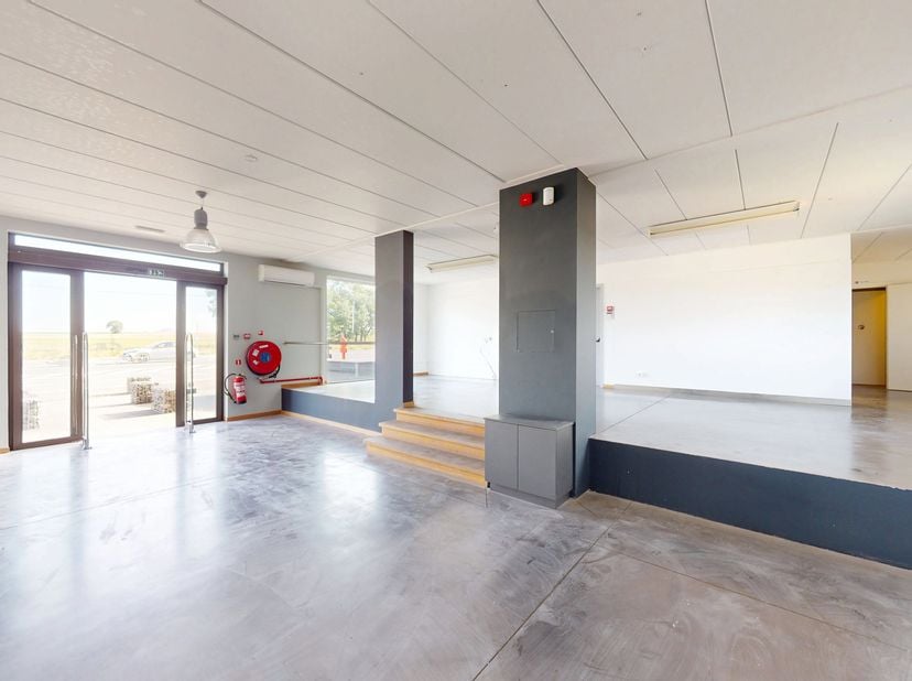 ‼️EXCLUSIVITÉ – SURFACE COMMERCIALE À ESTINNES-AU-VAL‼️<br />