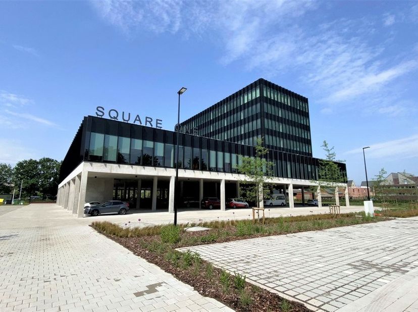 Bien professionnel à louer
                    à 2440 Geel