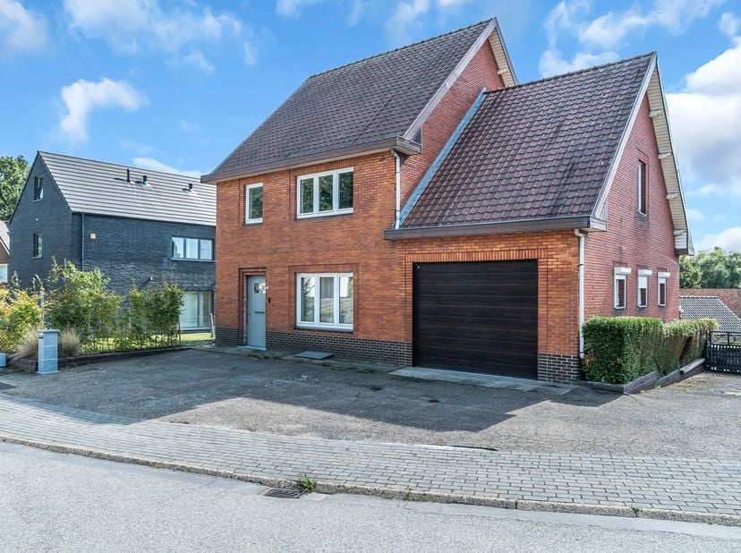 Huis te koop in Paresbemdstraat 10,
                    3600 Genk