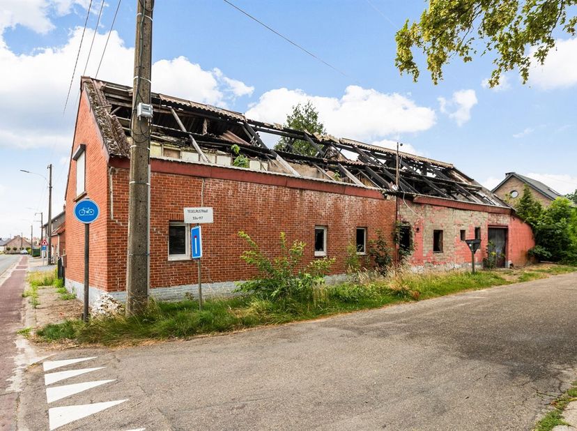 Terrain à bâtir pour une construction isolée de près de 5 ares <br />
Terrain à bâtir de près de 5 ares, situé au calme, pour une construction isolée
