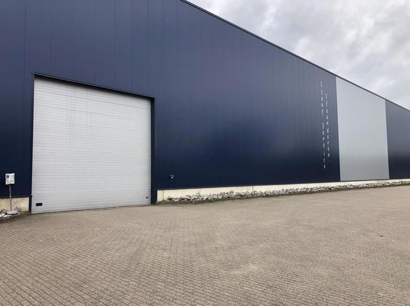 Bien professionnel à louer
                    à 2800 Mechelen