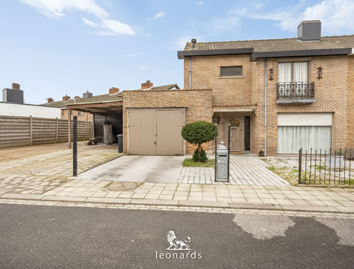                                         Maison à vendre à Heule, € 325.000
