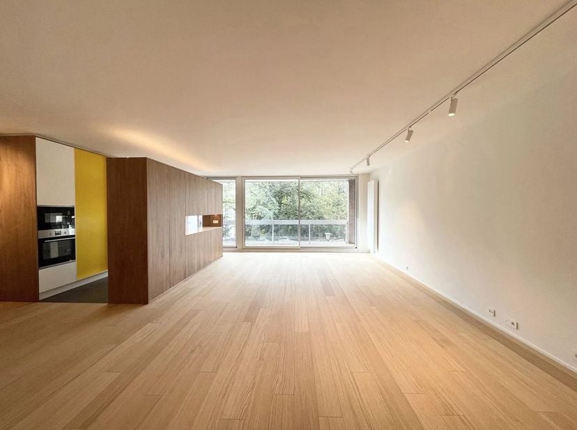 Goed gepresenteerd door Maia Zinchenko:maia.zinchenko@victoire.be<br />
Victoire-Junot presenteert u: Wolvendael Park - Prachtig appartement gelegen o