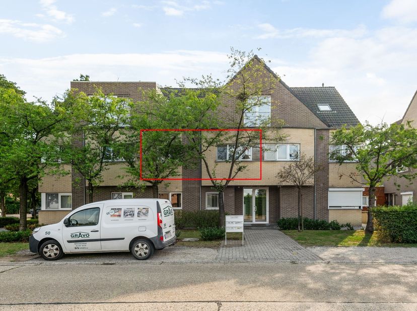 Instapklaar appartement met 2 slaapkamers, groot terras, ondergrondse autostaanplaats en berging, gelegen in Gooreind-Wuustwezel<br />
<br />
Dit ap