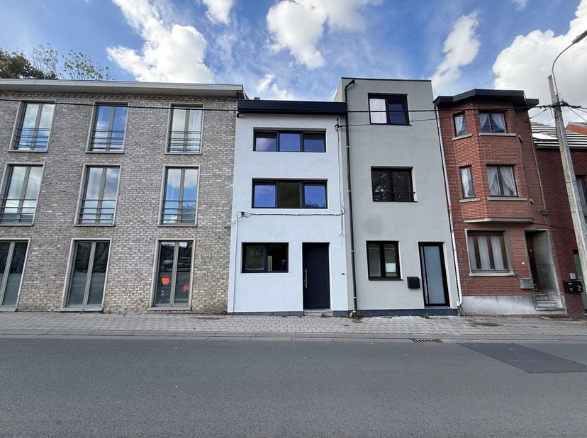 Huis te huur in Kasteelstraat 8,
                    9340 Lede