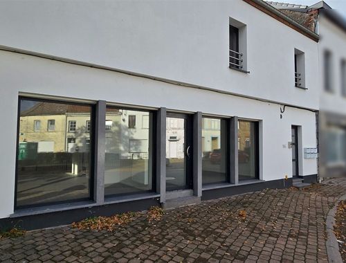                                         Handelspand te huur in Péruwelz, € 800
