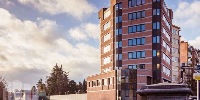 Bien professionnel à louer à Louis Schmidt 87, 1040 Etterbeek