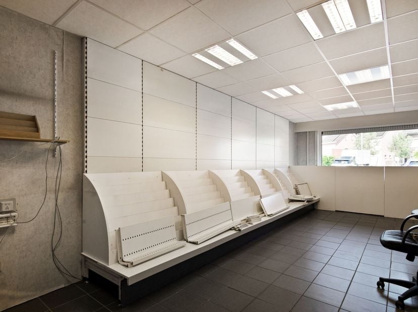 Deze te renoveren woning is gelegen aan de Hoogstraat 1 in Beerzel, deelgemeente van Putte. De woning betreft een gesloten bebouwing met een centrale