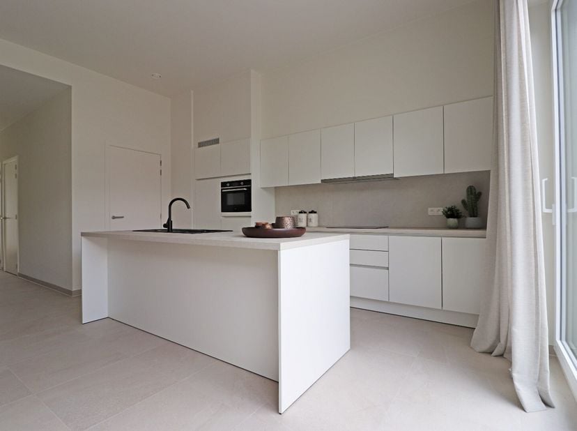 LAATSTE 2 APPARTEMENTEN!<br />
Op zoek naar een lichtrijk appartement met een ruim zonovergoten terras in het centrum van Kortemark? Welkom bij reside