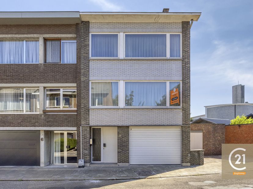 Ontdek deze ruime bel-etagewoning op een uitstekende locatie in het centrum van Aarschot. Dankzij de centrale ligging geniet je hier van het comfort o