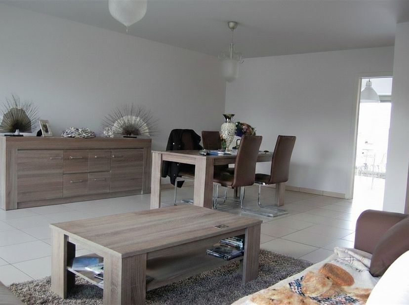 Ruim en lichtrijk duplex appartement met 2 slaapkamers in het hart van Kortenberg<br />
<br />
Dit charmante duplex appartement op de 2de en 3de ver