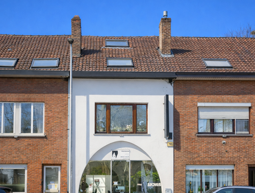                                         Gemengd gebruik te koop in Sint-Denijs-Westrem, € 362.500
