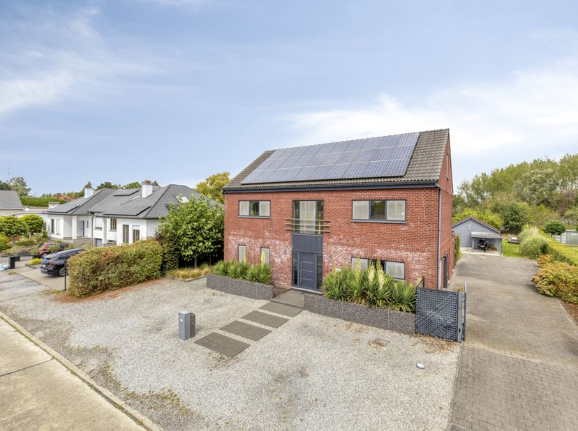 Huis te koop in Hoogstraat 3,
                    1820 Perk