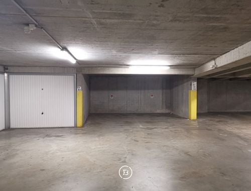                                         Garage te huur in Brugge, € 99
