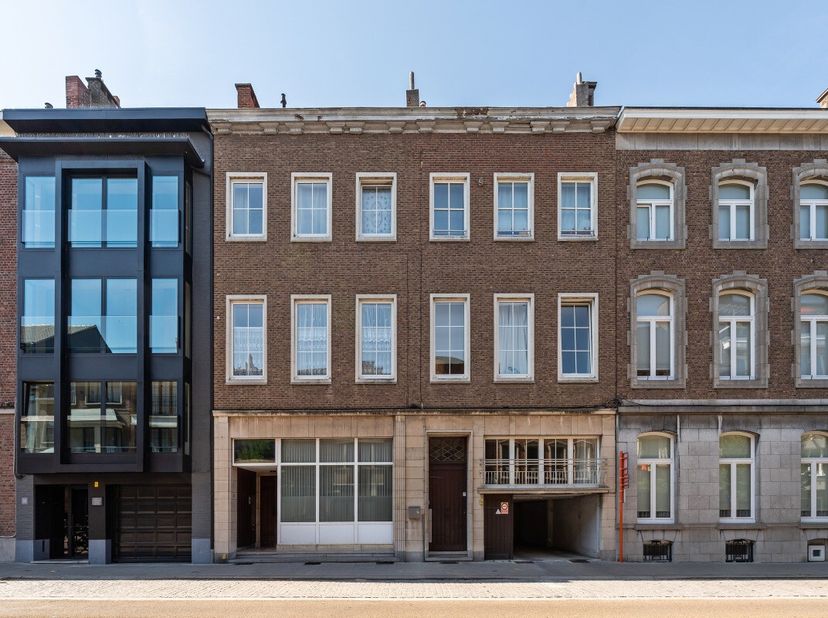 Volledig verhuurde opbrengsteigendom met 6 appartementen in Tienen. Alle appartementen beschikken over een eigen kelderberging en enkele over een terr