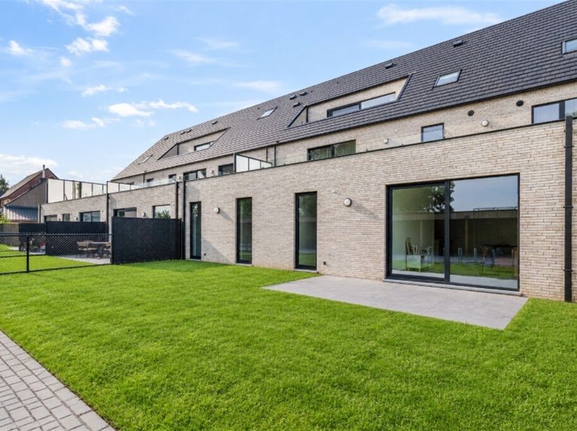 Appartement te koop in Zandstraat 65,
                    9170 Sint-Pauwels