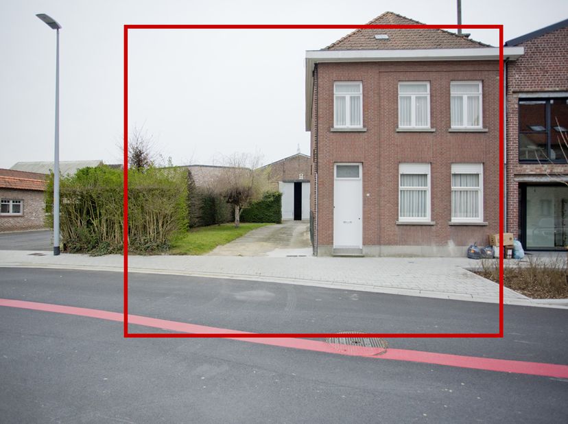 CONSTRUCTION SEMI-OUVERTE AVEC ENTREPÔT À BAVIKHOVE - <br />
<br />
Maison jumelée avec sous-sol, rez-de-chaussée, premier étage et combles. <br />
Re