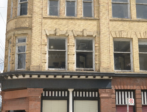                                         Usage mixte à vendre à Tubize, € 800.000
