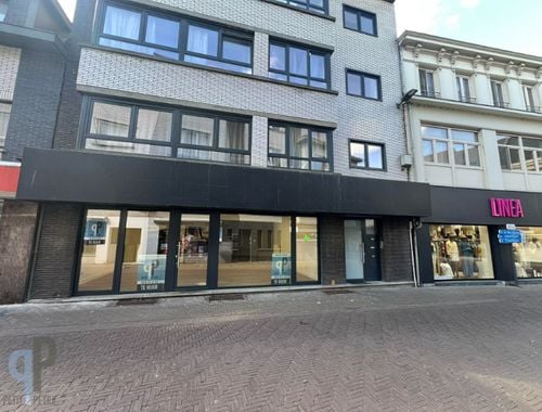                                         Bien commercial à louer à Zottegem, € 1.100

