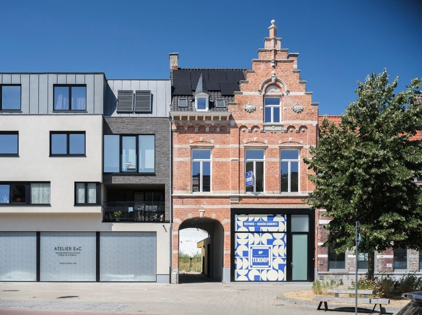 Bedrijfsvastgoed te koop in Antwerpsesteenweg 239,
                    9040 Sint-Amandsberg