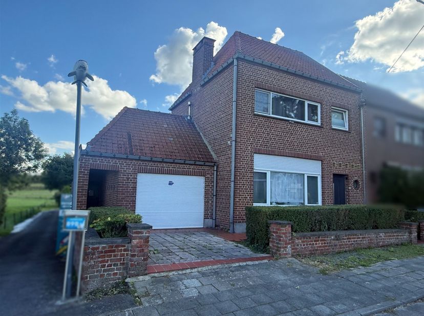 Huis te koop in Avenue des Héros Leuzois 89,
                    7900 Leuze