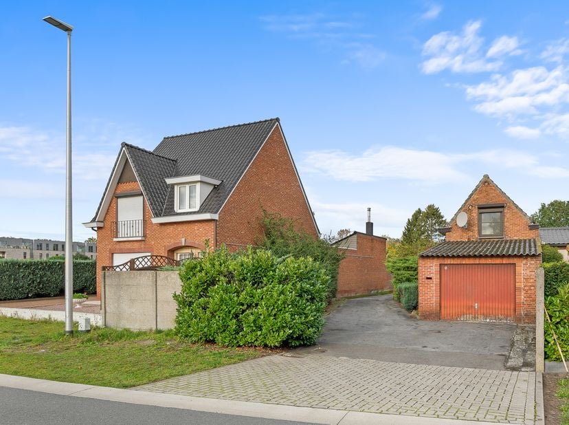 Huis te koop in Emiel Verhaerenstraat 5,
                    3970 Leopoldsburg