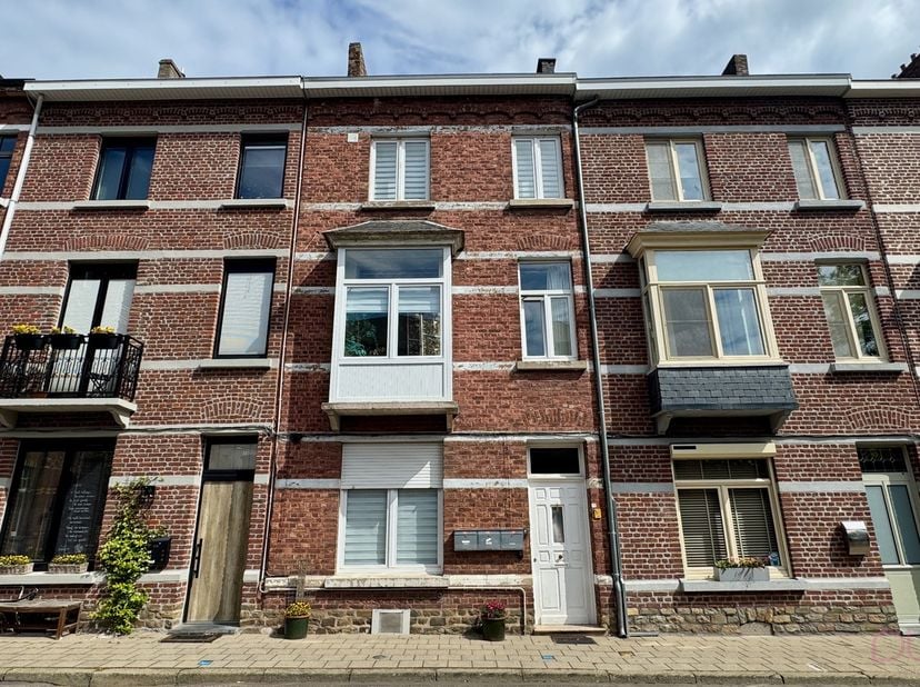 Op wandelafstand van het stadscentrum van&amp;nbsp; Sint-Truiden zijn wij op zoek naar de ideale koper/investeerder voor het beheer van drie charmante app