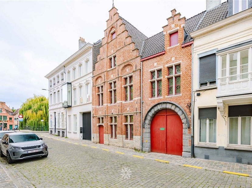 GHENT - Propriété exclusive près du centre historique de Gand<br />
Les atouts en bref :<br />
-Opportunité unique avec une valeur architecturale et h