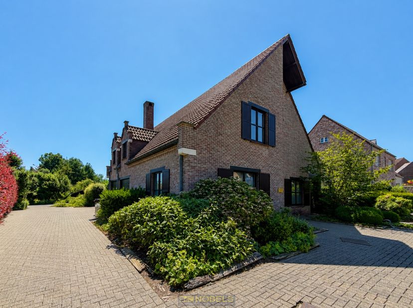 Huis te koop in Dassegemstraat 3,
                    9620 Zottegem