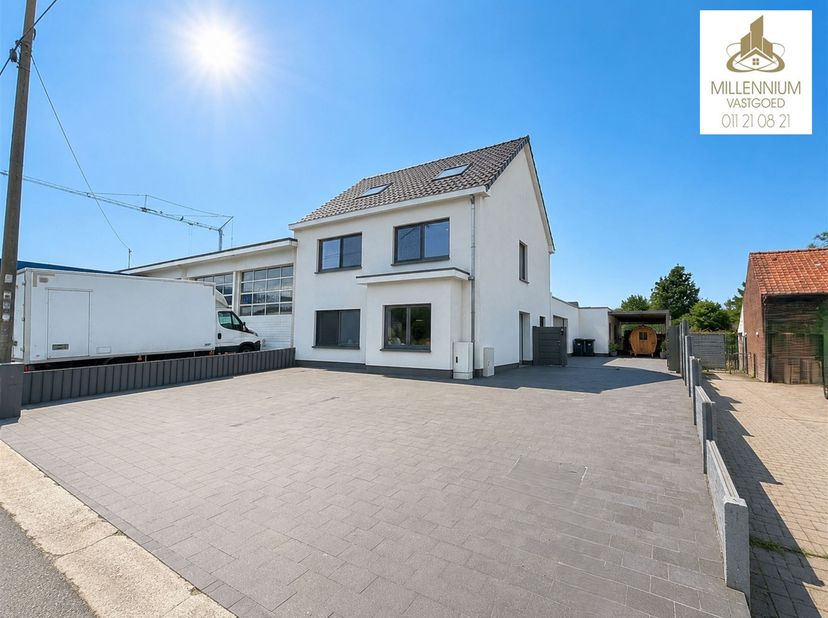 Prachtige gerenoveerde woning met geïntegreerd appartement en 5 slaapkamers<br />
<br />
In een rustige en residentiële omgeving van Bilzen-Hoeselt vi