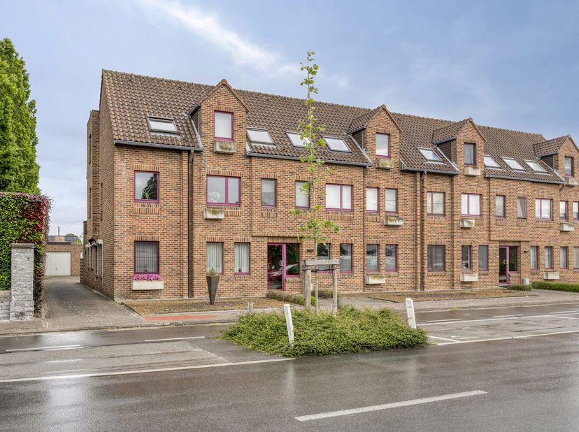 Dit instapklare appartement met twee slaapkamers is gelegen in een rustige straat, op een steenworp van het centrum van Bree en in de directe nabijhei