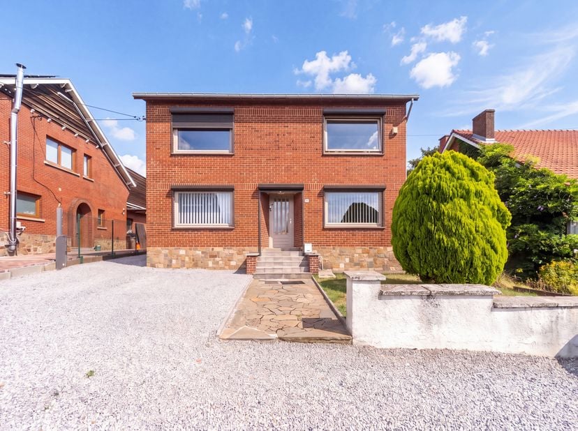 Huis te koop
                    in 6040 Jumet