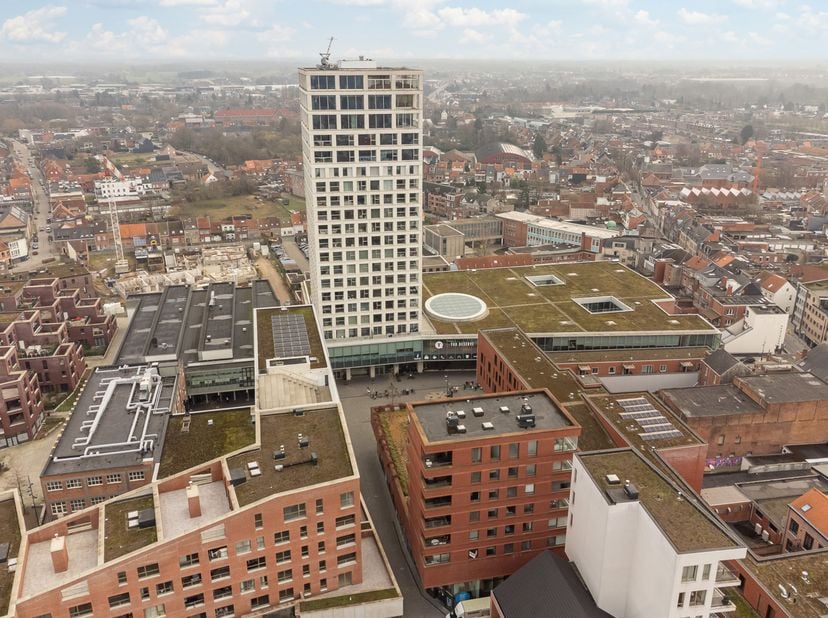 Gelegen op de prestigieuze Turnova-site in Turnhout combineert dit hoogwaardig afgewerkte appartement stedelijke dynamiek met comfortabel wonen. Winke