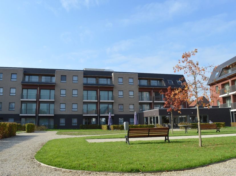 Deze serviceflat is de ideale oplossing voor senioren voor wie de eigen woning te groot geworden is, maar niet toe is aan de overstap naar een traditi