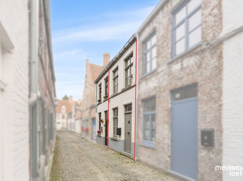 Huis te koop in Kleine Nieuwstraat 15,
                    8000 Brugge
