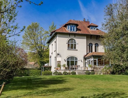                                         Villa te koop in La Hulpe, € 1.575.000
