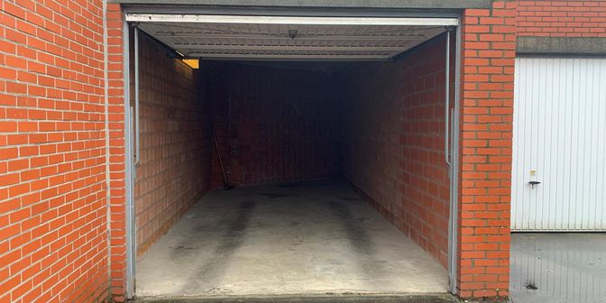 Garage te huur in Stationsstraat 176, 2845 Niel