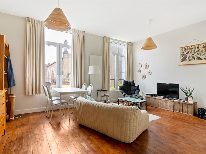 Gezellig appartement met 2 slaapkamers in de Pulhofwijk<br />
Ligging: Dit appartement is gelegen op de Strijdhoflaan, vlakbij het openbaar vervoer, w
