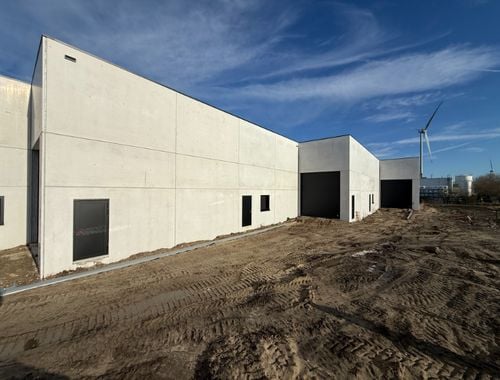                                         Entrepôt à louer à Evergem, € 3.300
